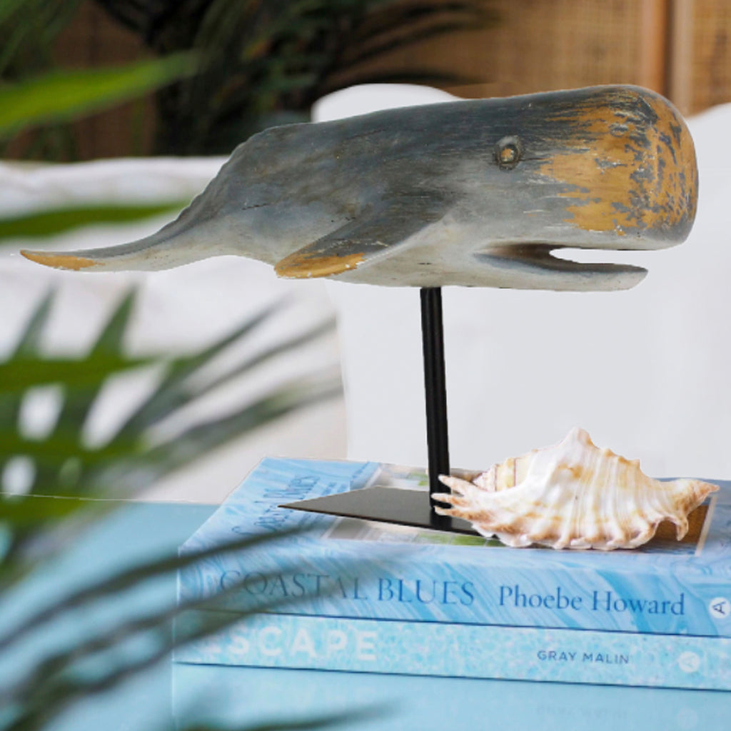 ESCULTURA DE BALLENA GRIS CON BASE DE FIERRO<BR>50 X 20 X 25 CMS