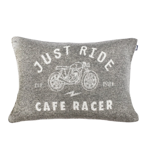 FUNDA DE COJÍN JUST RIDE EN LANA GRIS <BR> 50 X 70 CMS